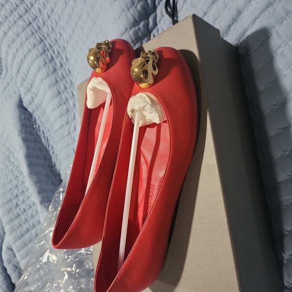 Shoes - Picture 3 of 4